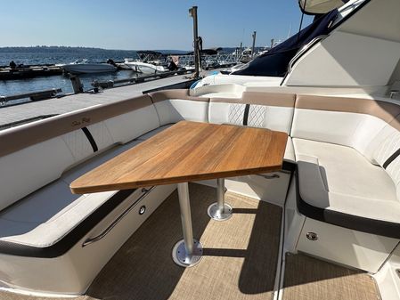 Sea Ray Sundancer 350 Coupe image