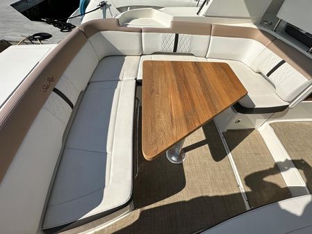 Sea Ray Sundancer 350 Coupe image