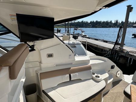 Sea Ray Sundancer 350 Coupe image