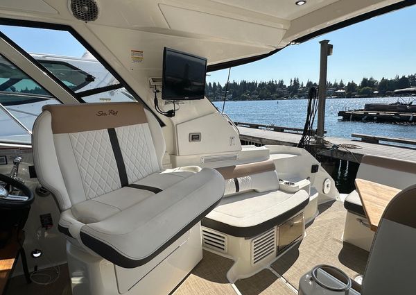 Sea Ray Sundancer 350 Coupe image