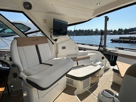 Sea Ray Sundancer 350 Coupe image