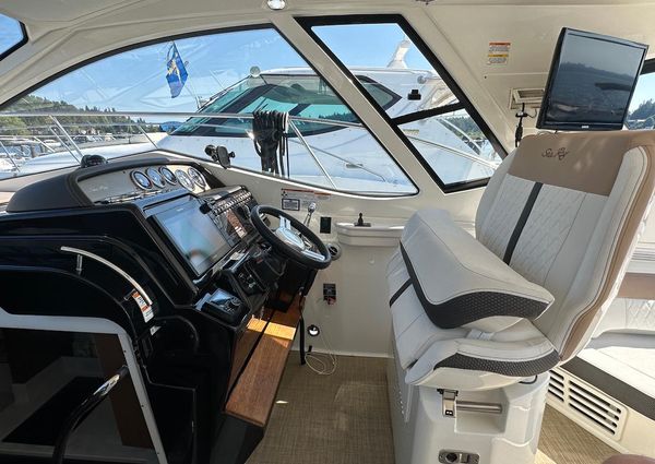 Sea Ray Sundancer 350 Coupe image