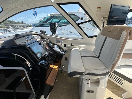 Sea Ray Sundancer 350 Coupe image