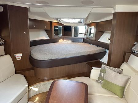 Sea Ray Sundancer 350 Coupe image