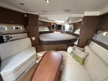 Sea Ray Sundancer 350 Coupe image