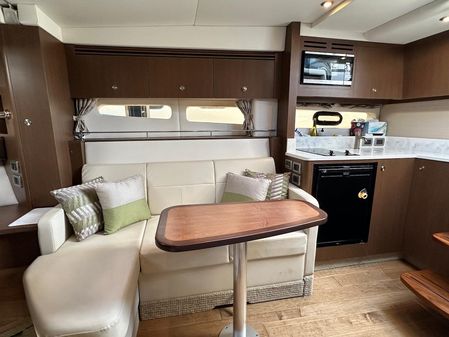 Sea Ray Sundancer 350 Coupe image