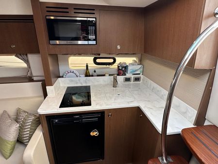 Sea Ray Sundancer 350 Coupe image