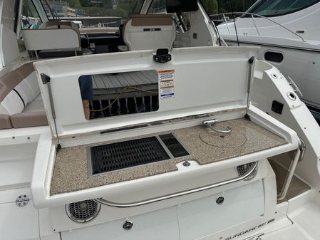 Sea Ray Sundancer 350 Coupe image