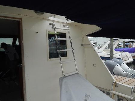 Hatteras 38-CONVERTIBLE image