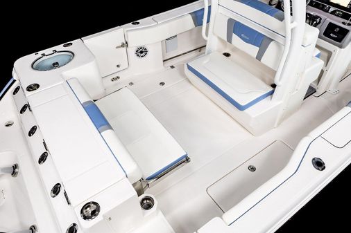 Robalo R270 image