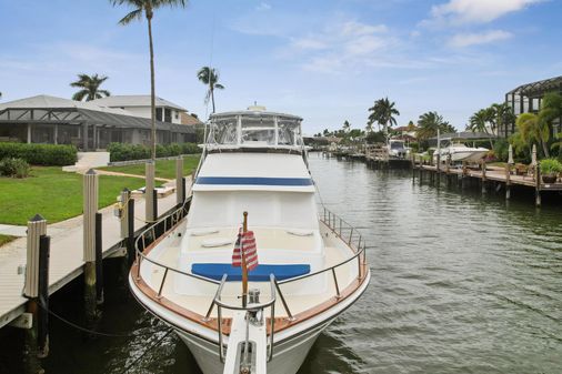 Offshore Yachts 48 Cockpit Motor Yacht image