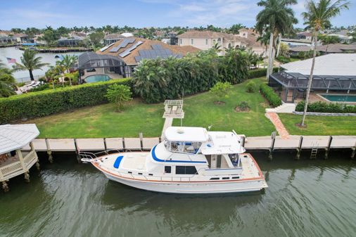 Offshore Yachts 48 Cockpit Motor Yacht image