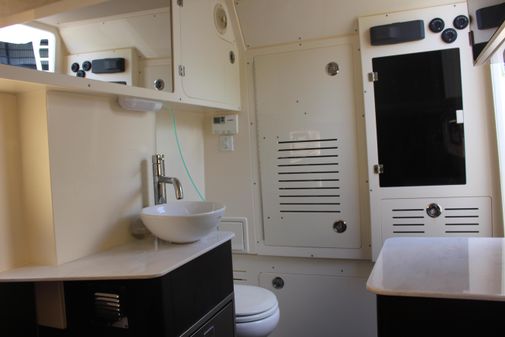 Scout 355 LXF image