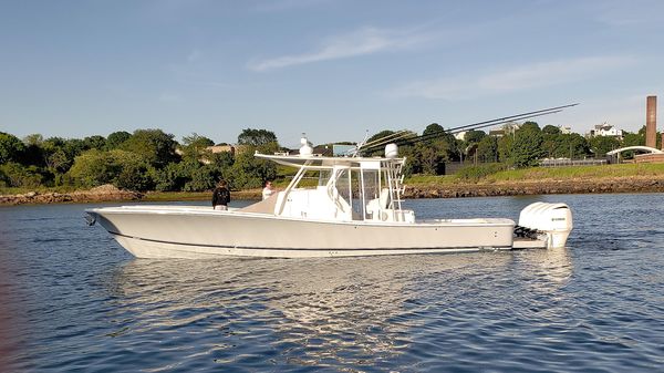Regulator 41 Center Console