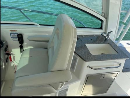 Boston Whaler 345 Conquest image