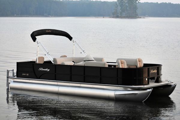 Bentley Pontoons 244 4-point - main image