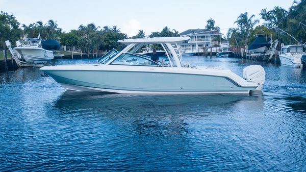 Boston Whaler 320 Vantage 