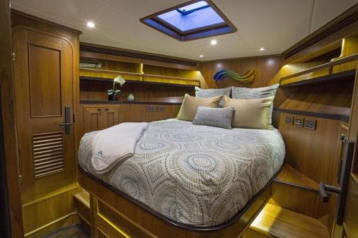 Outer-reef-yachts 820-COCKPIT-MOTORYACHT image