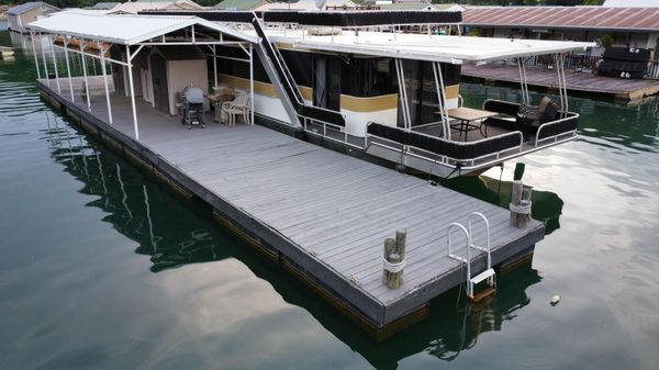 Lakeview 15 x 68 WB Houseboat and Dock 