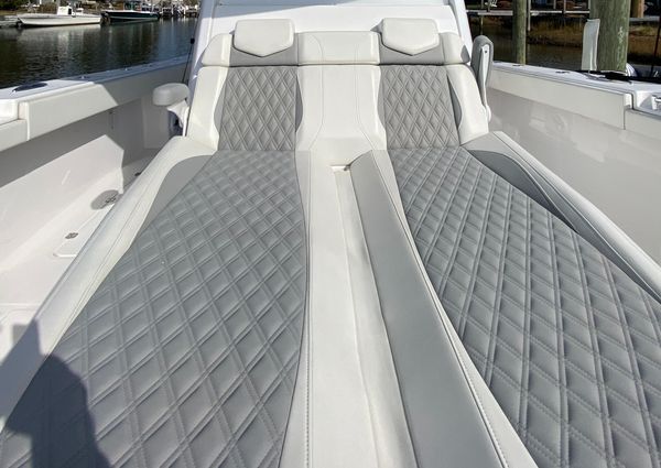 Invincible 46-CATAMARAN-PLUS-QUAD-AXLE-TRAILER image