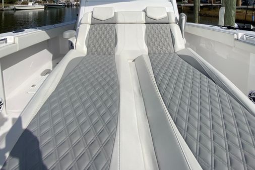 Invincible 46-CATAMARAN-PLUS-QUAD-AXLE-TRAILER image