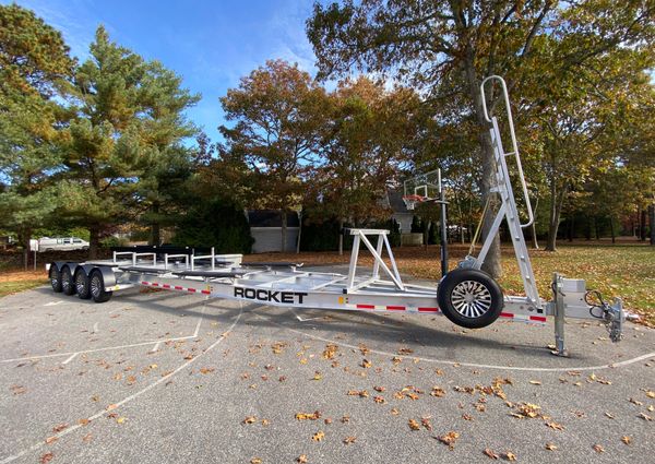 Invincible 46-CATAMARAN-PLUS-QUAD-AXLE-TRAILER image