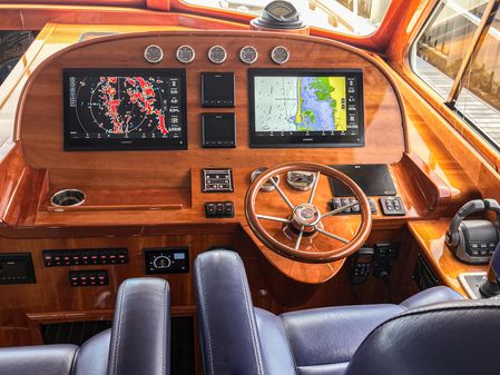 Hinckley Talaria 48 Flybridge image