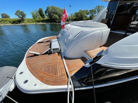 Sea Ray 680 Sun Sport image