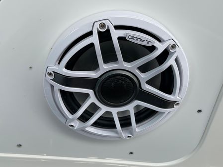 Sea Ray 680 Sun Sport image