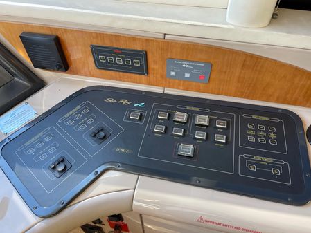 Sea Ray 680 Sun Sport image