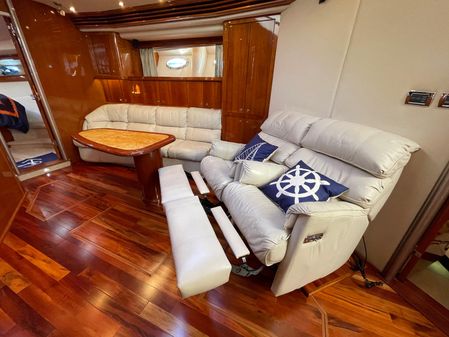 Sea Ray 680 Sun Sport image