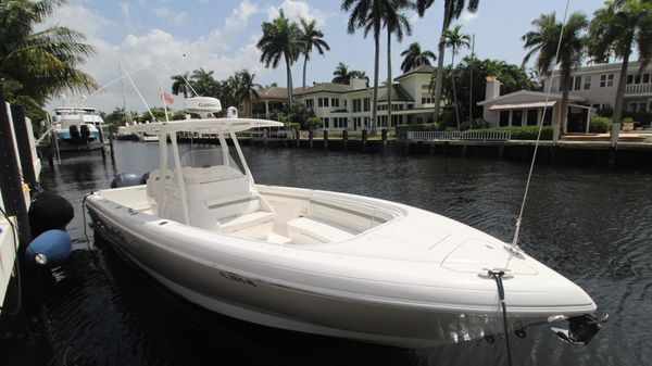 Intrepid 327 CC 
