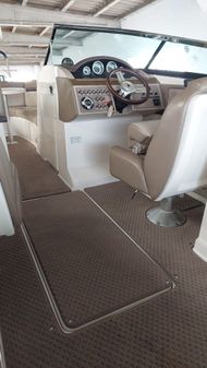 Sea Ray 250 SLX image