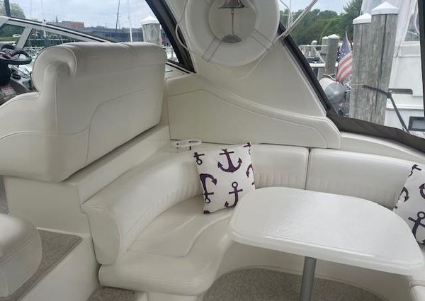 Cruisers Yachts 370 Express image