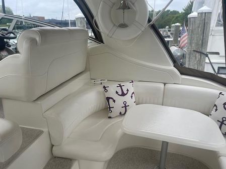 Cruisers Yachts 370 Express image