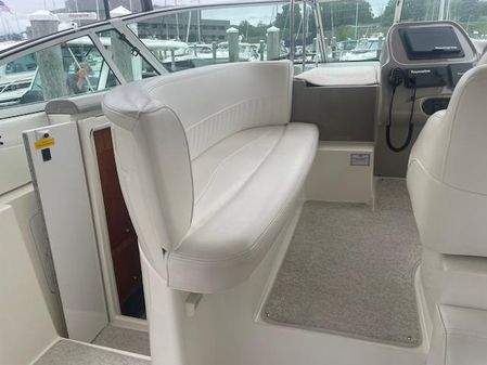 Cruisers Yachts 370 Express image