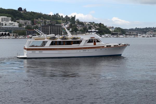 McQueen Motoryacht - main image
