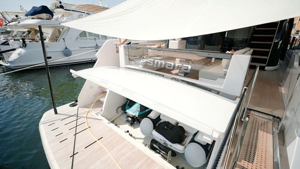 Ferretti Yachts 860 image