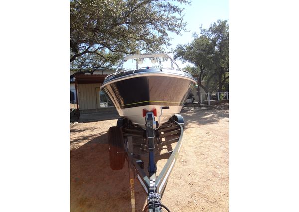 Formula 240 Bowrider image