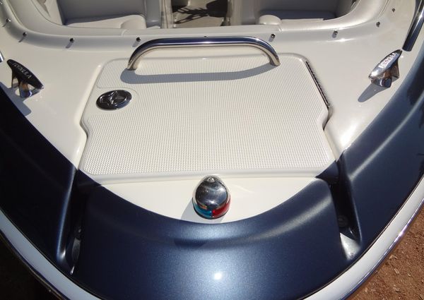 Formula 240 Bowrider image