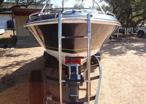 Formula 240 Bowrider image