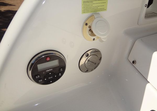 Formula 240 Bowrider image