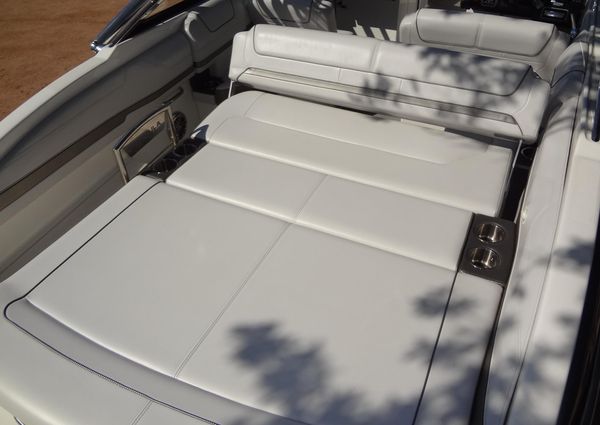 Formula 240 Bowrider image