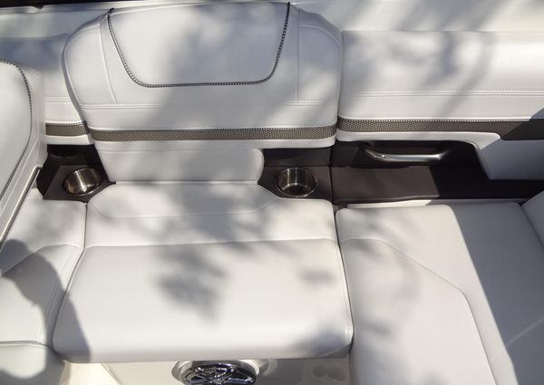 Formula 240 Bowrider image