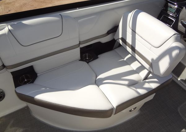 Formula 240 Bowrider image