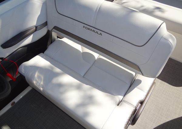 Formula 240 Bowrider image