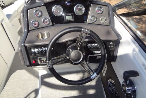 Formula 240 Bowrider image