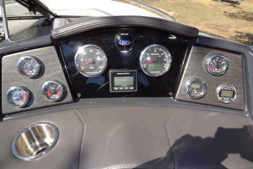 Formula 240 Bowrider image