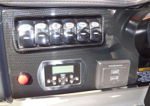 Formula 240 Bowrider image