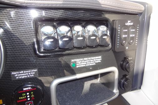 Formula 240 Bowrider image